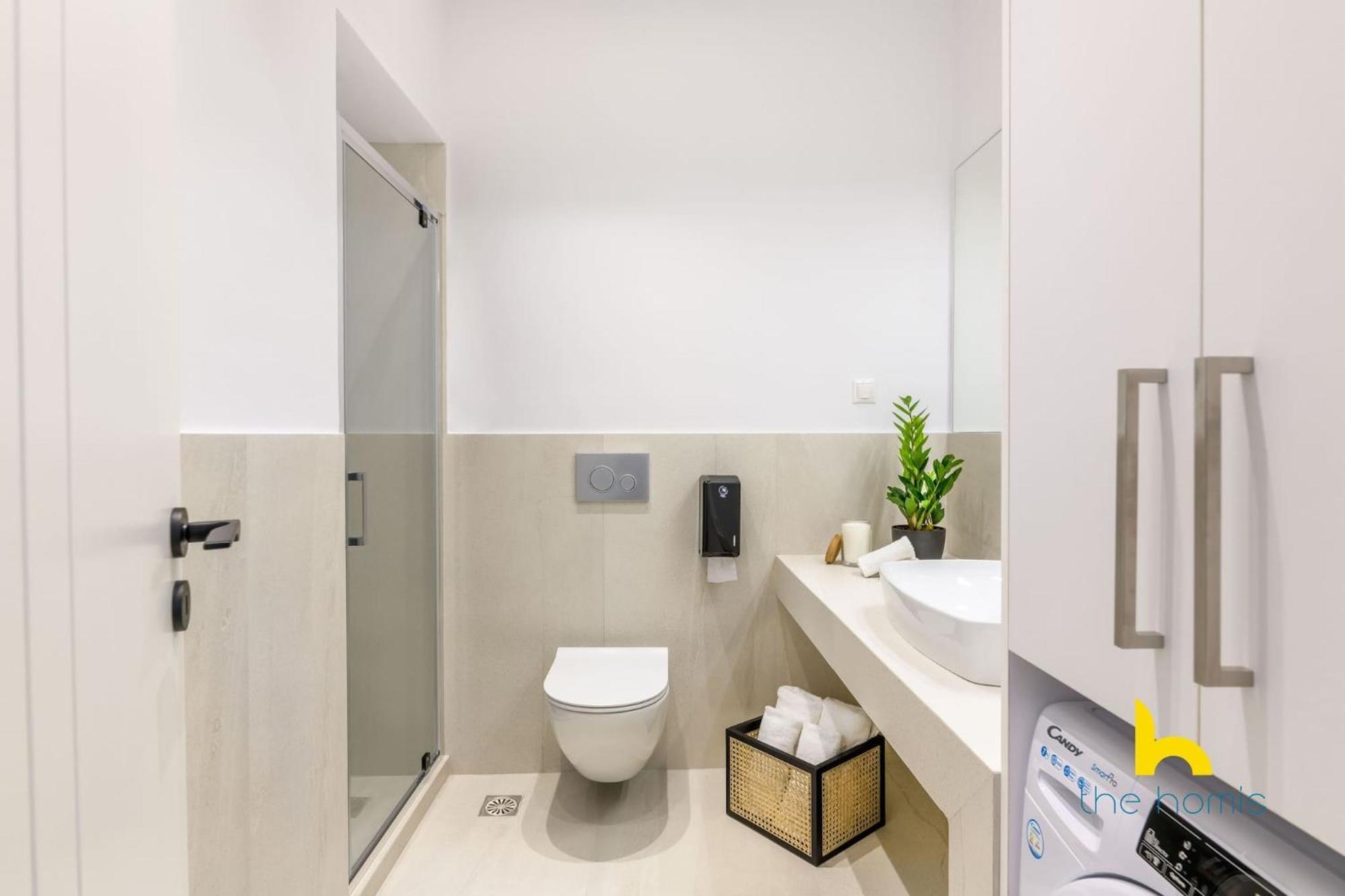 Sun-Splashed 2-Bdr Corner Apartment With Hillside Views! Athens Ngoại thất bức ảnh