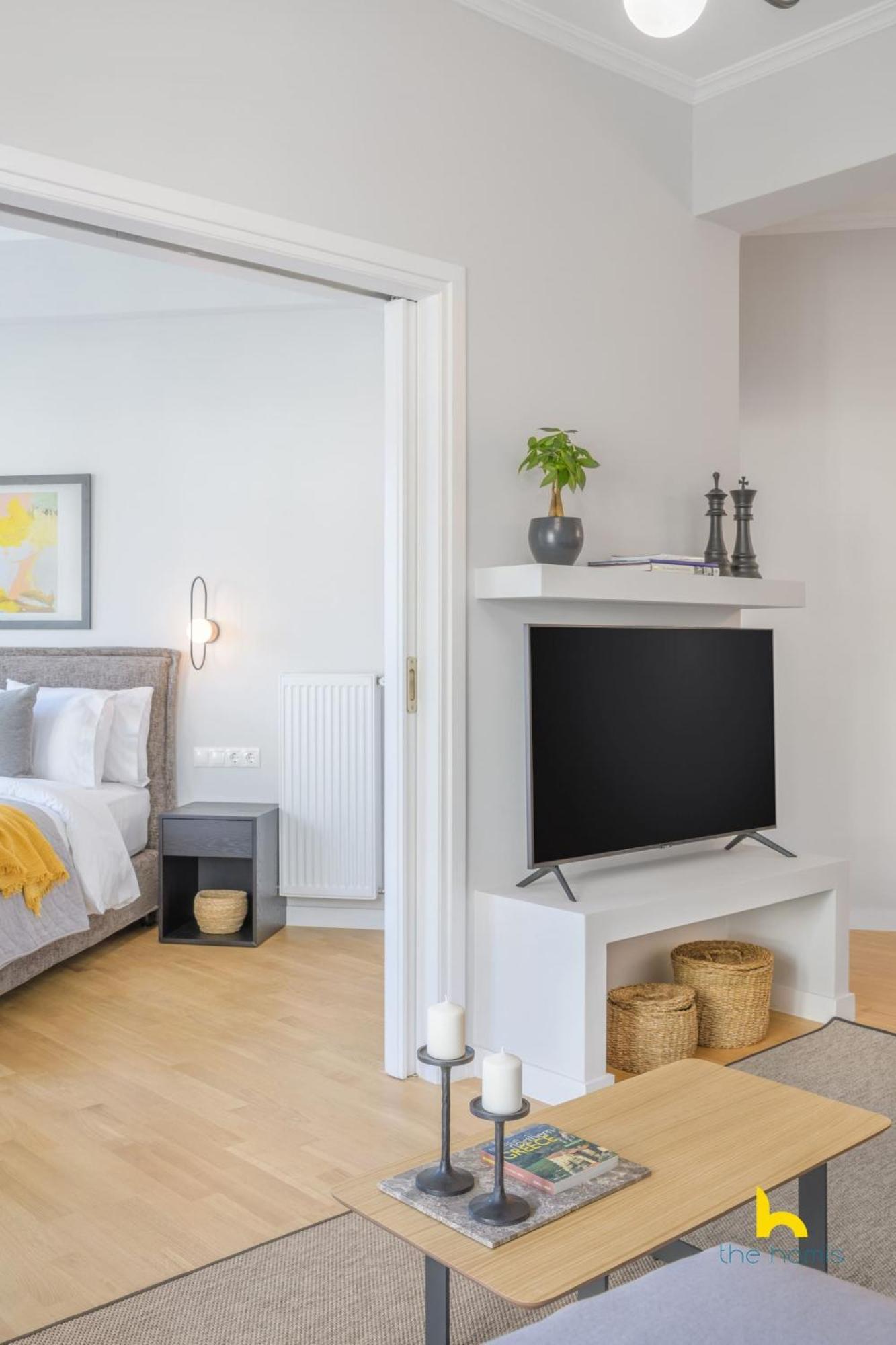 Sun-Splashed 2-Bdr Corner Apartment With Hillside Views! Athens Ngoại thất bức ảnh